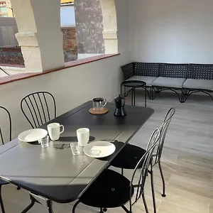 apartamentos-barcelona-iberia.top-hotels-tarragona.com/
